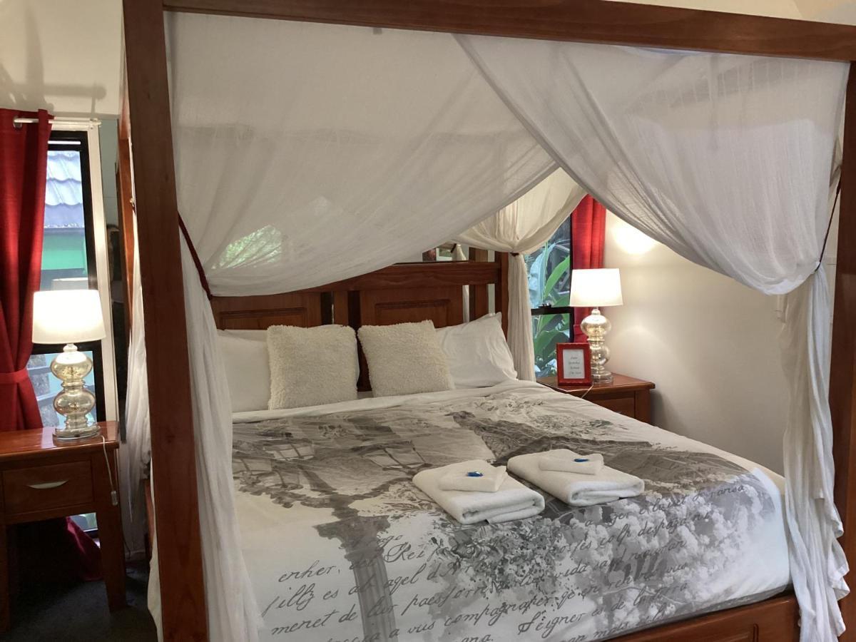 Chalet On Gallery Walk - King Bed, Spa, Fireplace, Wifi & Netflix, Linger A While Mount Tamborine Exterior foto